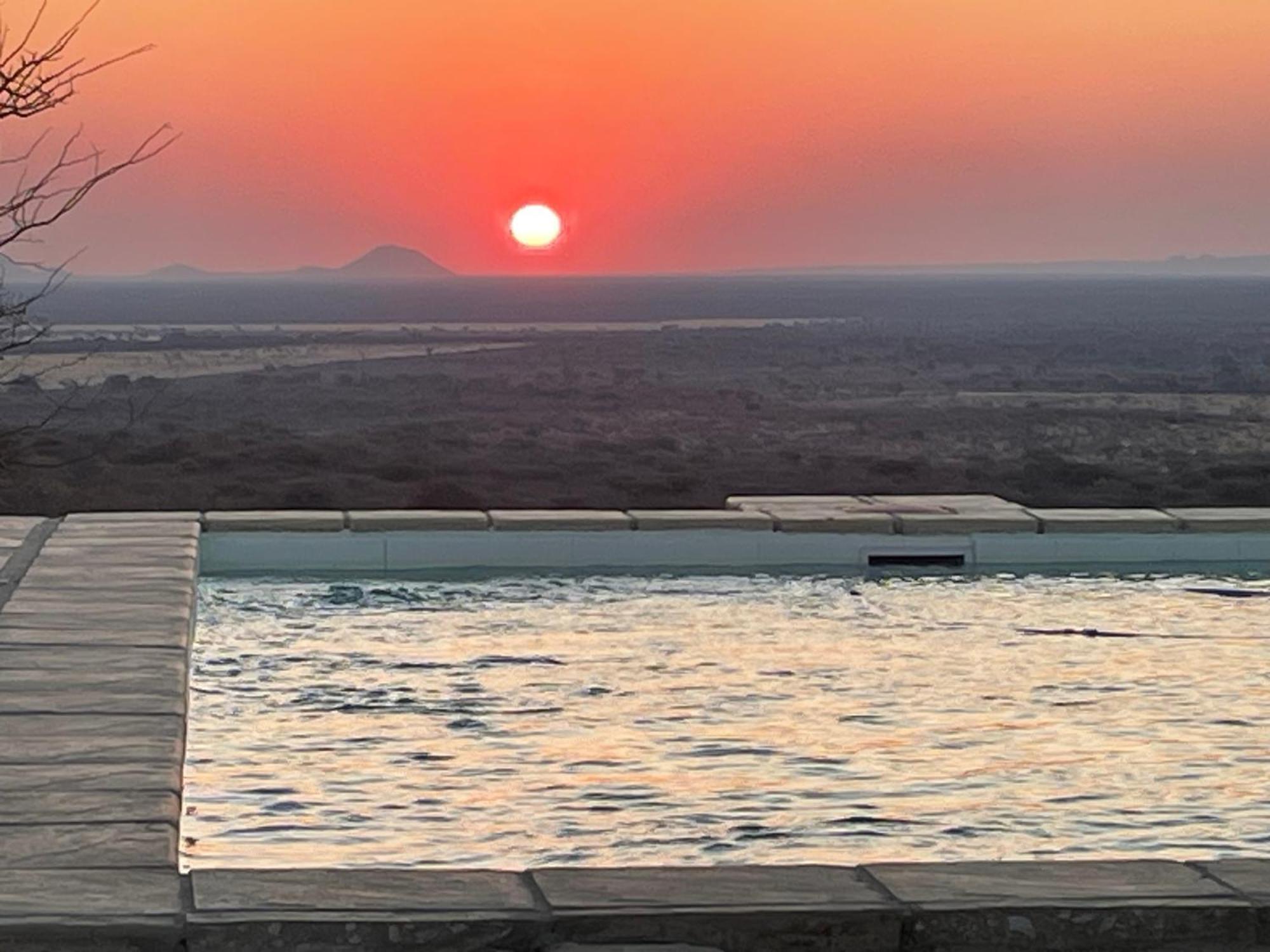 Aloegrove Safari Lodge オチワロンゴ エクステリア 写真